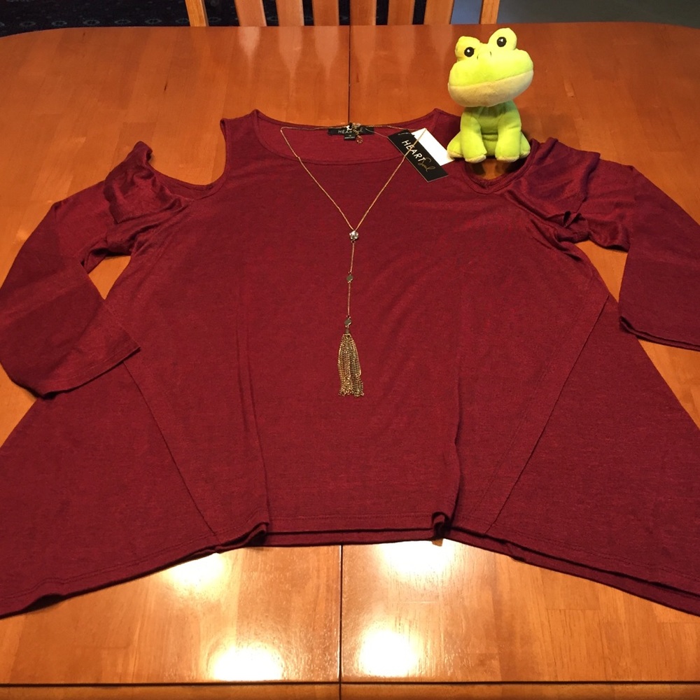 HEART SOUL Red Cold Shoulder Top WITH NECKLACE! ❤️